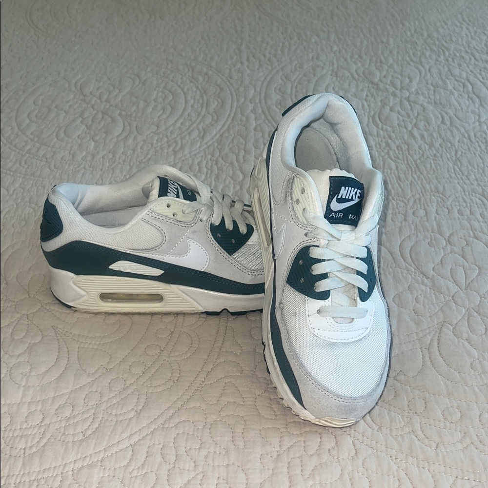 Nike Air Max White and Dark Green Sneakers Size 8
